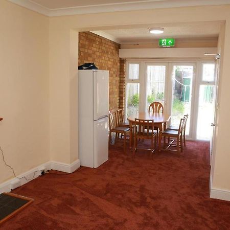 Congress Road Abbeywood Apartamento Abbey Wood Exterior foto